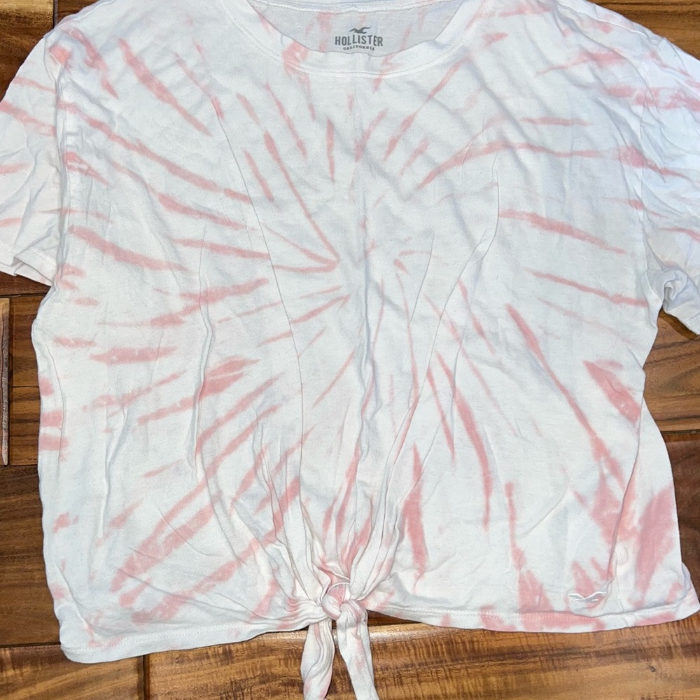 Hollister woman’s Pink Tie-Dye Top